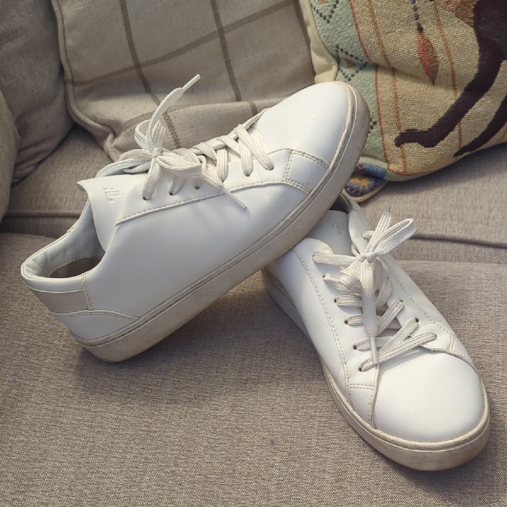 Thousand Fell Sneakers